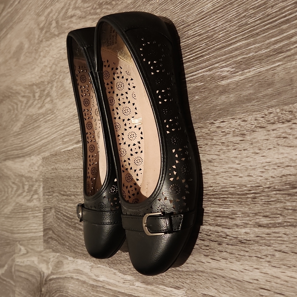 Women's ballerina flats black size 6.5